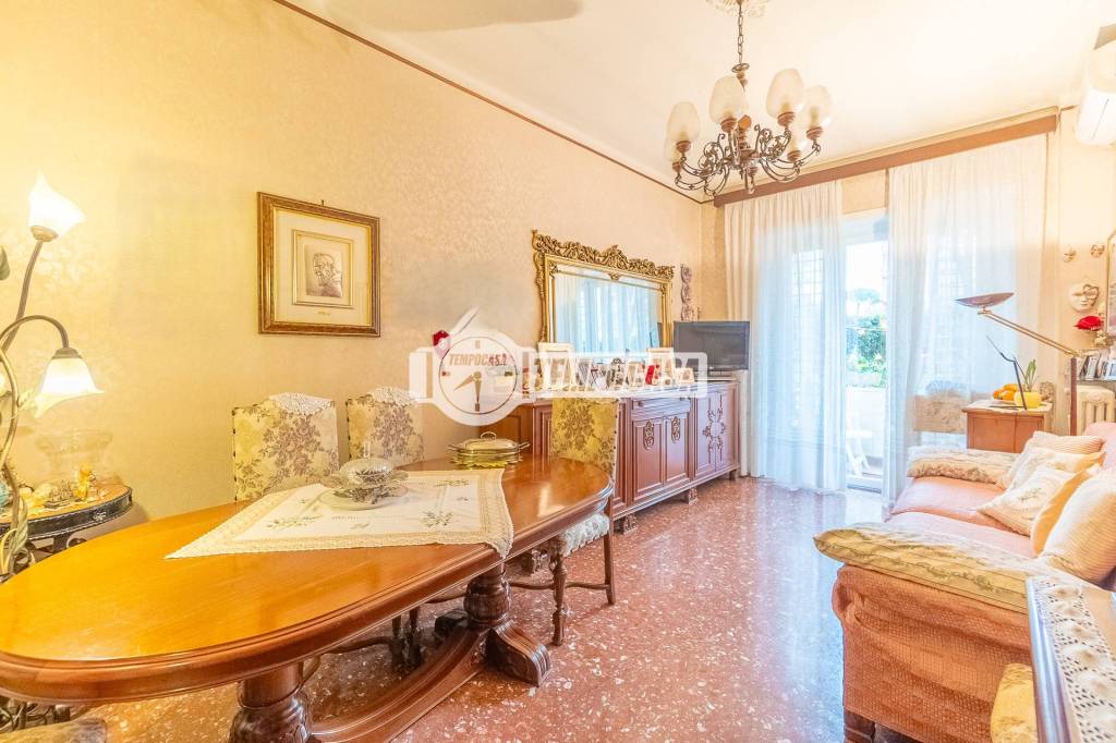 appartamento in vendita a Roma in zona Tuscolano