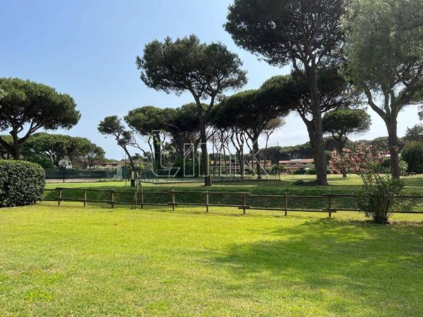 casa indipendente in vendita a Roma in zona Ostia Antica