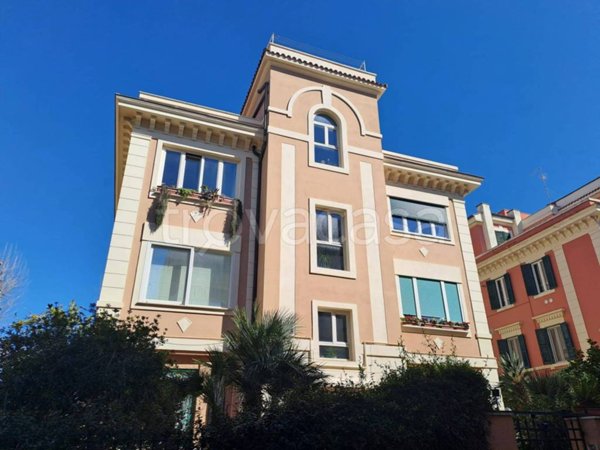 appartamento in vendita a Roma in zona Ostia