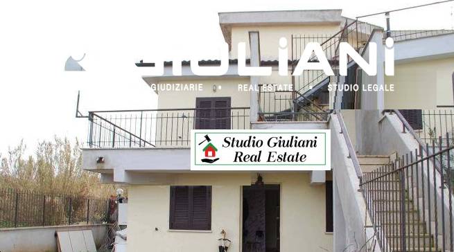 appartamento in vendita a Roma in zona Trevi-Colonna
