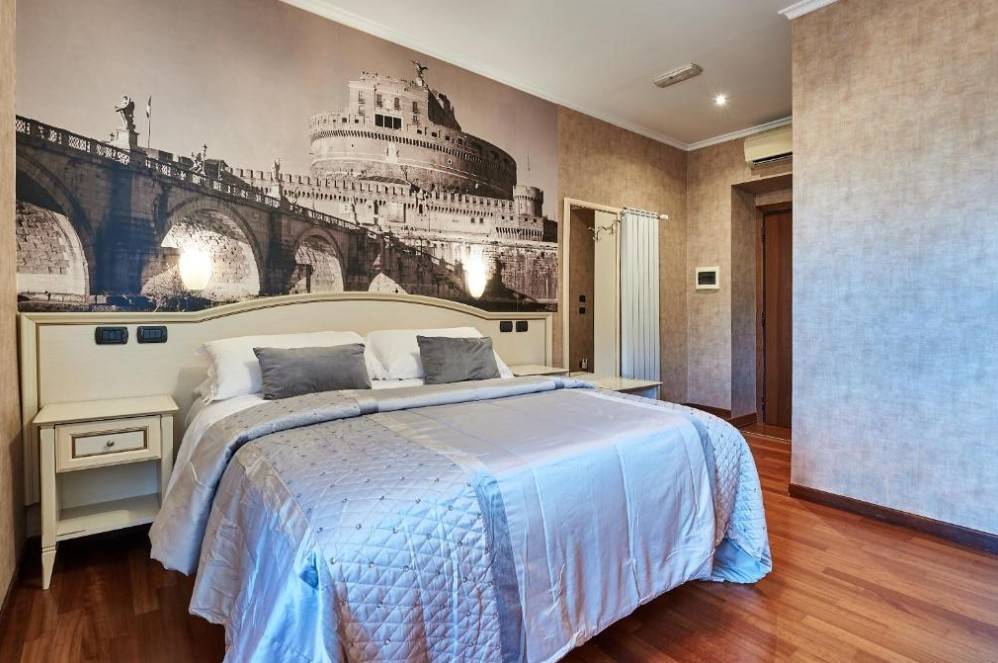negozio in vendita a Roma in zona Rione Prati