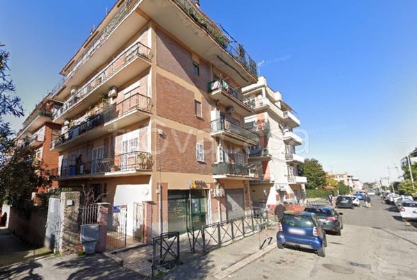 appartamento in vendita a Roma in zona Torre Spaccata