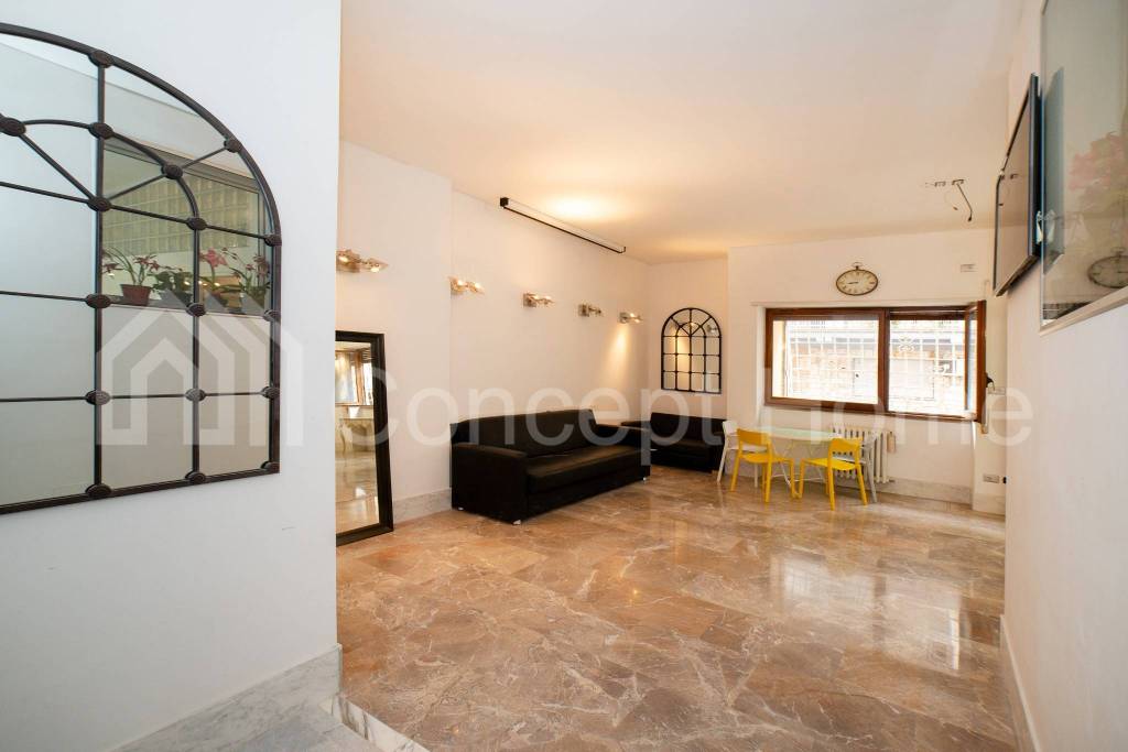 appartamento in vendita a Roma in zona Tor di Quinto