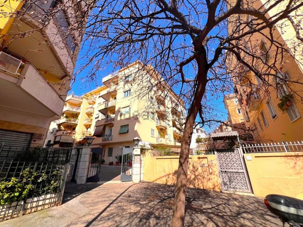 appartamento in vendita a Roma in zona Appio Latino