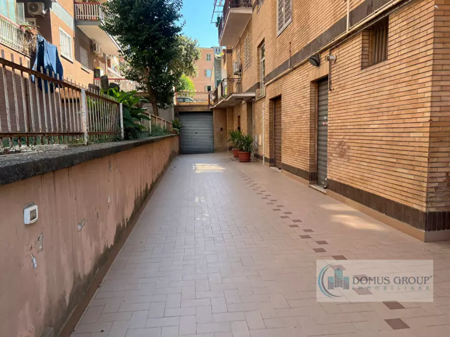 negozio in vendita a Roma in zona Casalotti