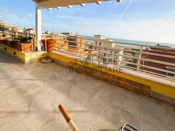 appartamento in vendita a Roma in zona Ostia