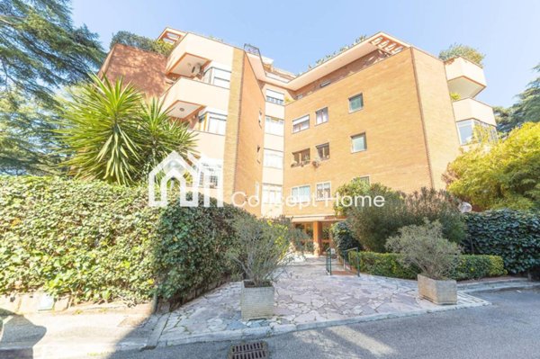 appartamento in vendita a Roma in zona Tomba di Nerone