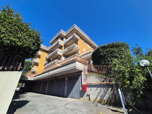 appartamento in vendita a Roma in zona Sette Bagni