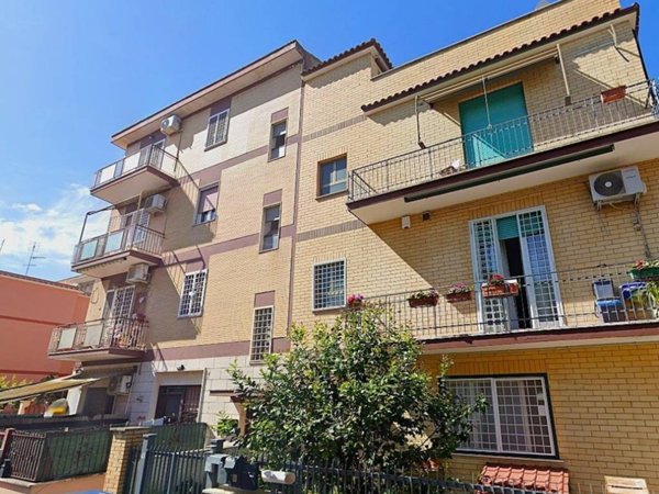 appartamento in vendita a Roma in zona Tor Bella Monaca