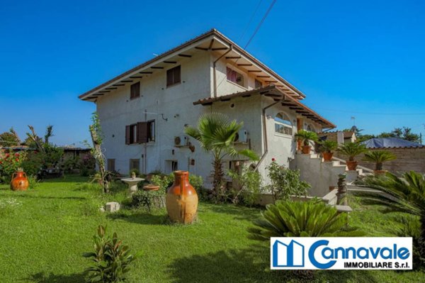 casa indipendente in vendita a Roma in zona Infernetto