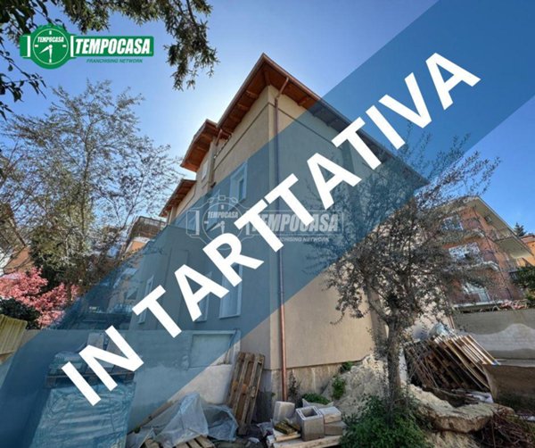 appartamento in vendita a Roma in zona Tomba di Nerone