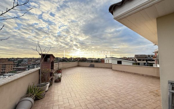 appartamento in vendita a Roma in zona Palmarola