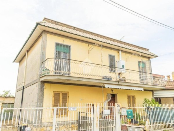 appartamento in vendita a Roma in zona Finocchio