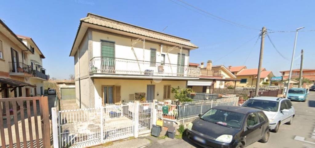appartamento in vendita a Roma in zona Finocchio