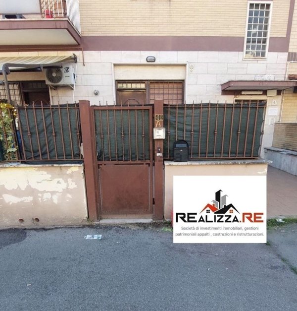 appartamento in vendita a Roma in zona Tor Bella Monaca