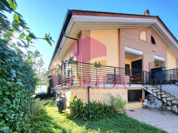 casa indipendente in vendita a Roma in zona Ponte di Nona