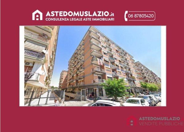 appartamento in vendita a Roma in zona Tuscolano