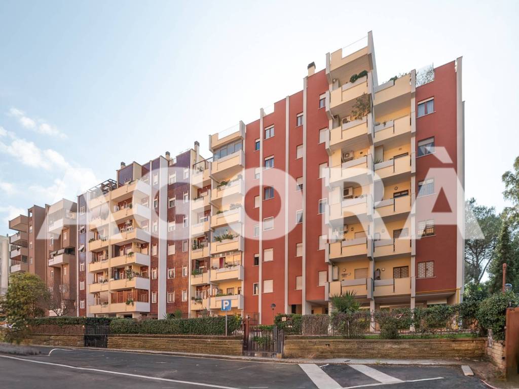 appartamento in vendita a Roma in zona Ardeatino