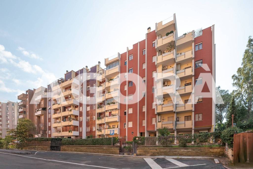 appartamento in vendita a Roma in zona Ardeatino