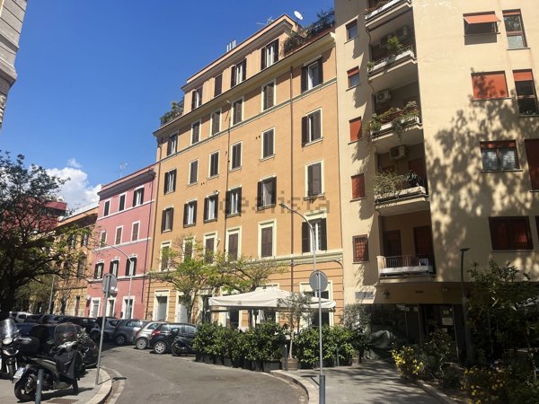 appartamento in vendita a Roma in zona Appio Latino