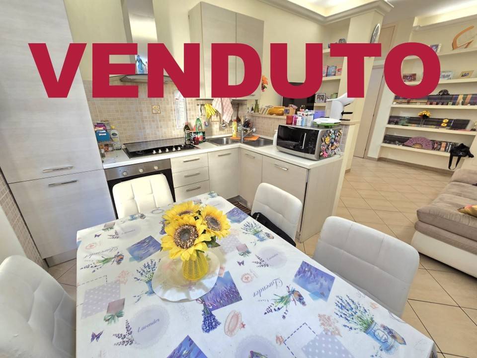appartamento in vendita a Roma in zona Appio Claudio