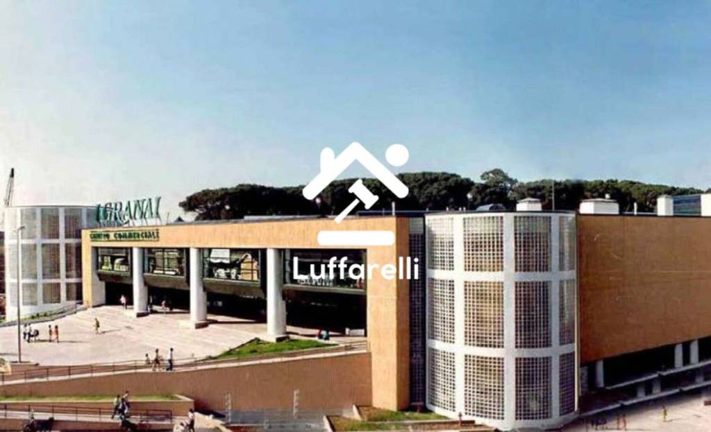 appartamento in vendita a Roma in zona Ardeatino