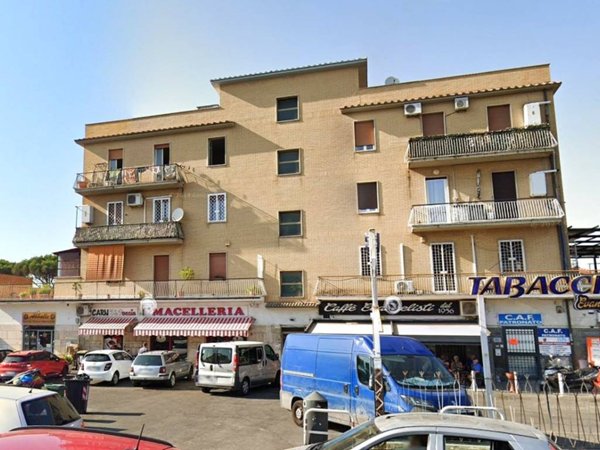 appartamento in vendita a Roma in zona Torre Angela