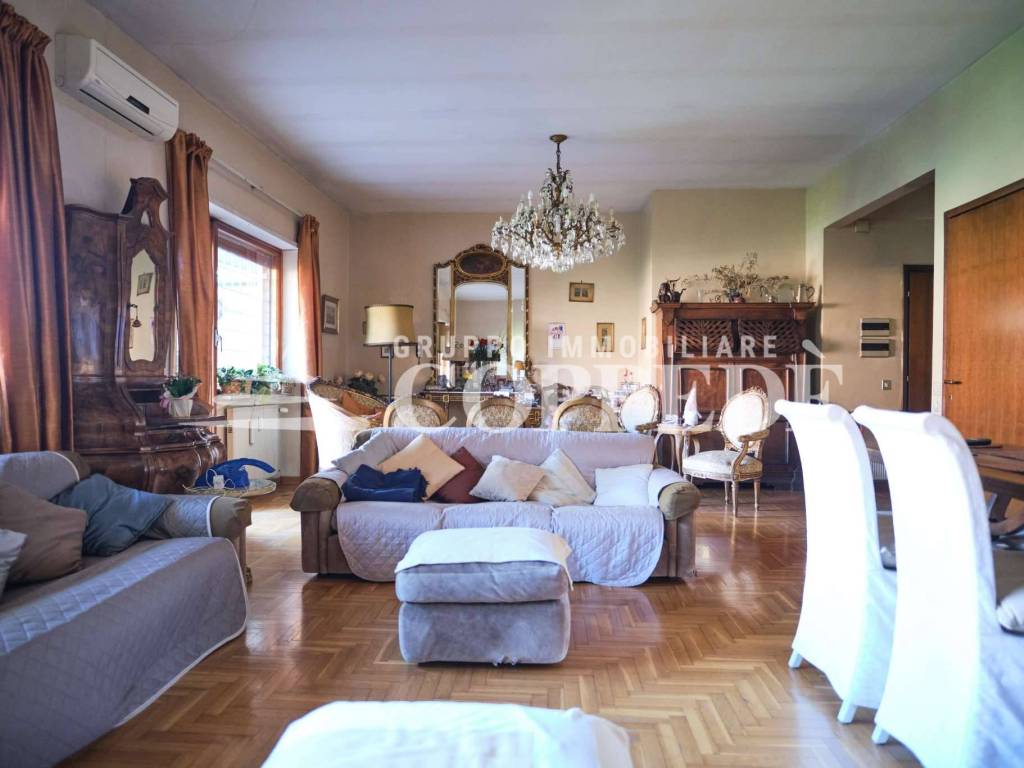 appartamento in vendita a Roma in zona Mostacciano
