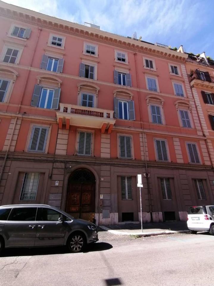 appartamento in vendita a Roma in zona Castro Pretorio
