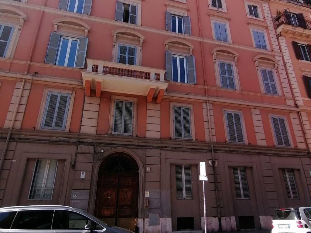 appartamento in vendita a Roma in zona Castro Pretorio