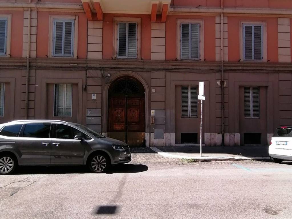 appartamento in vendita a Roma in zona Castro Pretorio