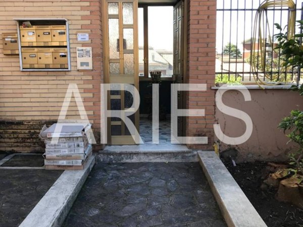 appartamento in vendita a Roma in zona Ostia