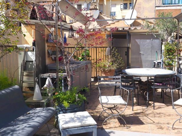 appartamento in vendita a Roma in zona Rione Regola
