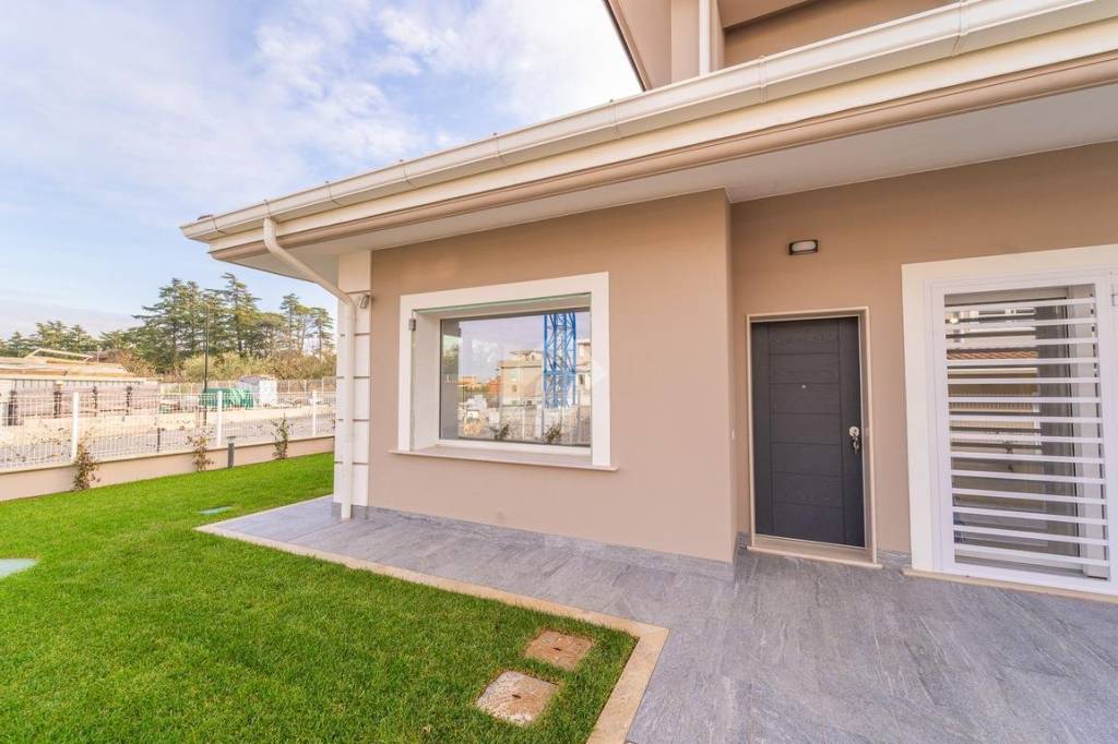 casa indipendente in vendita a Roma in zona Finocchio