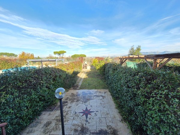 appartamento in vendita a Roma in zona Lunghezza
