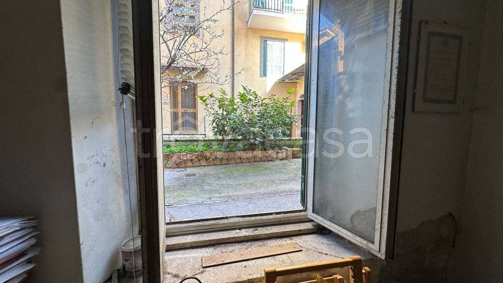 negozio in vendita a Roma in zona Alessandrino