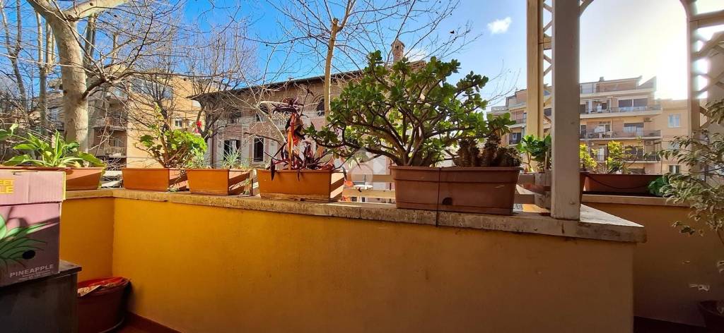 appartamento in vendita a Roma in zona Ostia