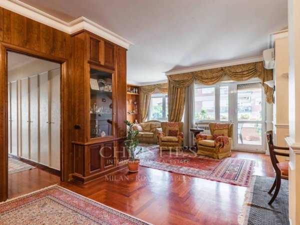 appartamento in vendita a Roma in zona EUR