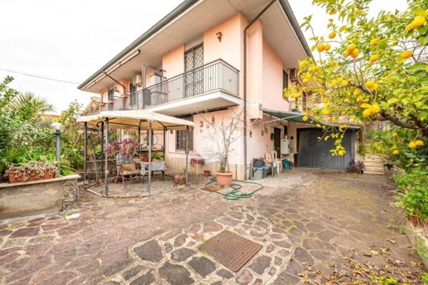 appartamento in vendita a Roma in zona Finocchio