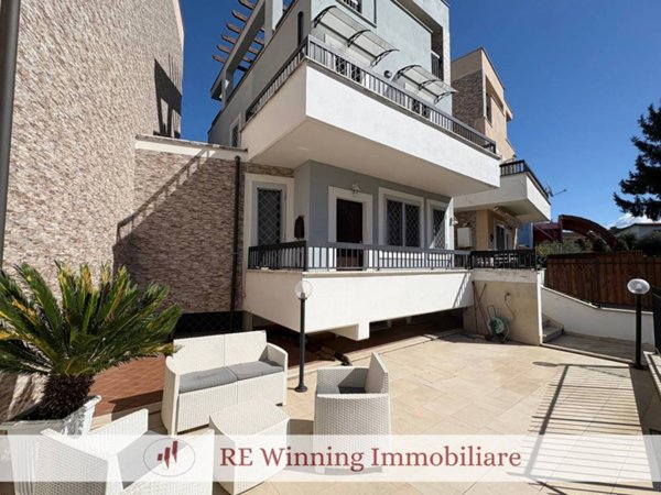 casa indipendente in vendita a Roma in zona Lunghezza