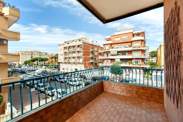 appartamento in vendita a Roma in zona Ostia