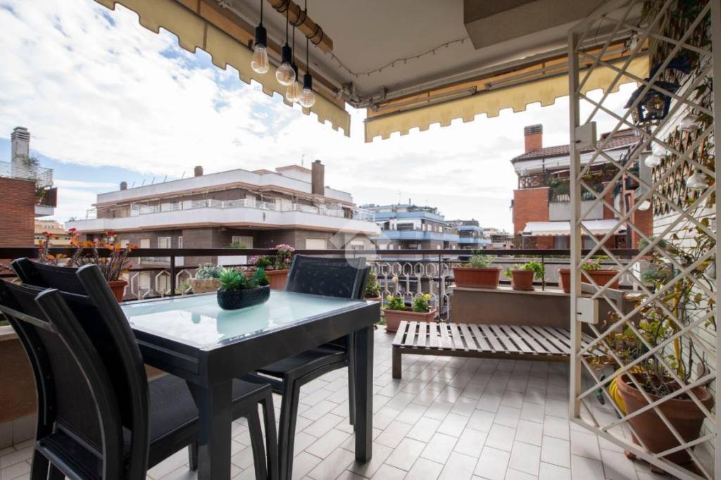 appartamento in vendita a Roma in zona Ostia