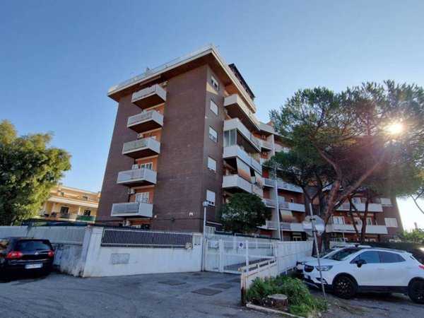 appartamento in vendita a Roma in zona Tor Bella Monaca
