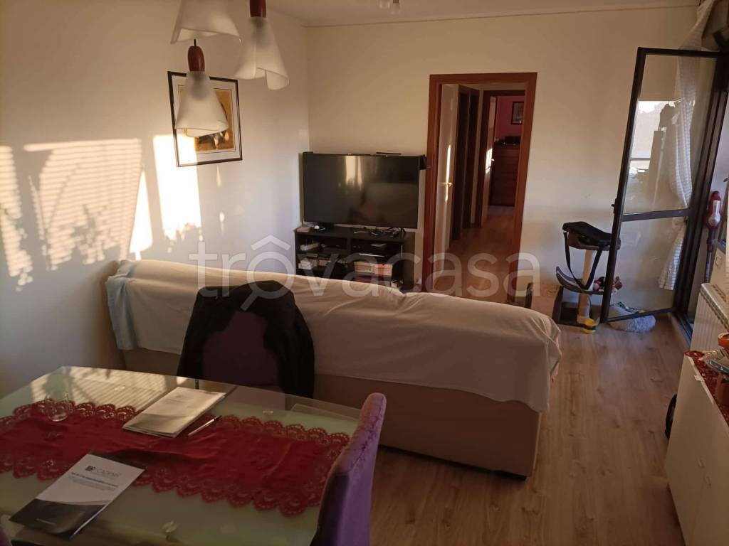 appartamento in vendita a Roma in zona Spinaceto