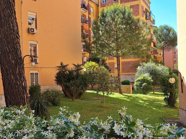 appartamento in vendita a Roma in zona Cinecittà
