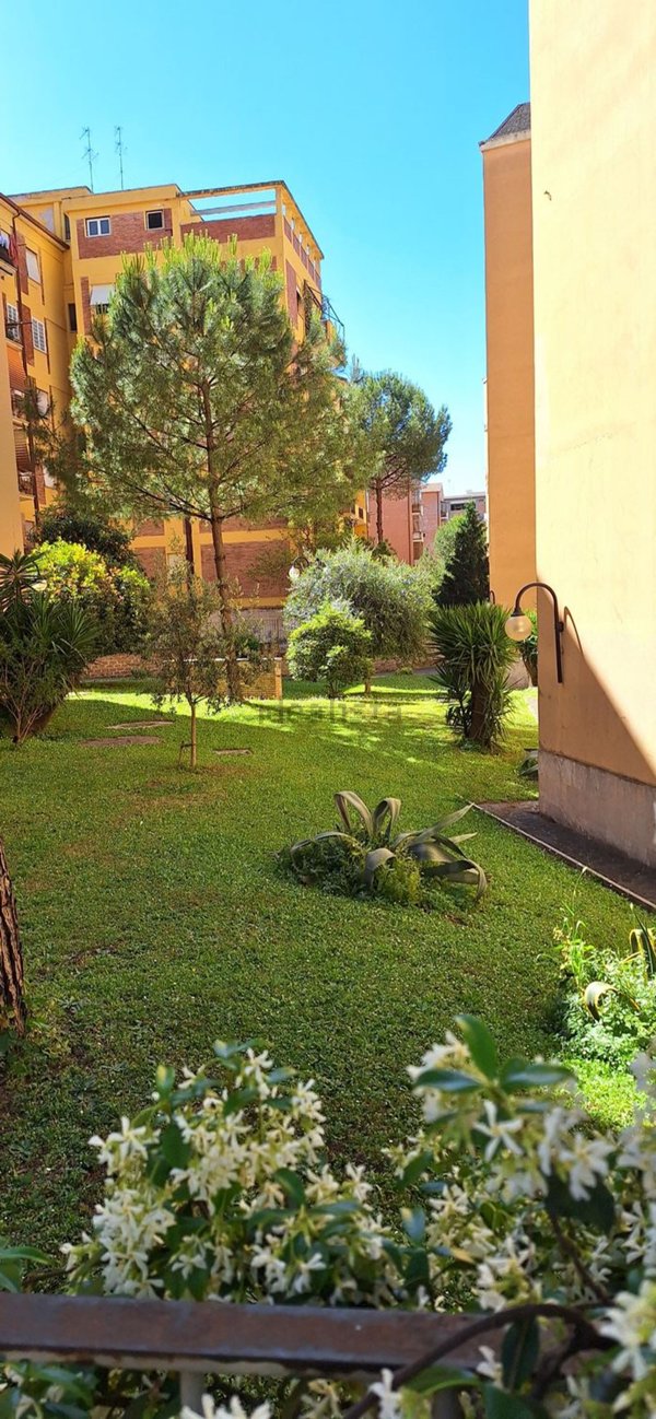appartamento in vendita a Roma in zona Don Bosco