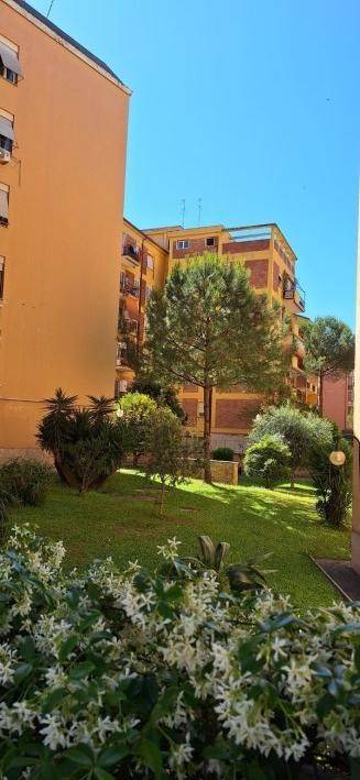 appartamento in vendita a Roma in zona Don Bosco