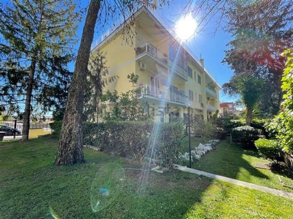 appartamento in vendita a Roma in zona Giuliano Dalmata