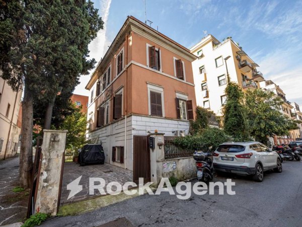 appartamento in vendita a Roma in zona Della Vittoria