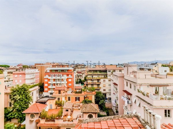 casa indipendente in vendita a Roma